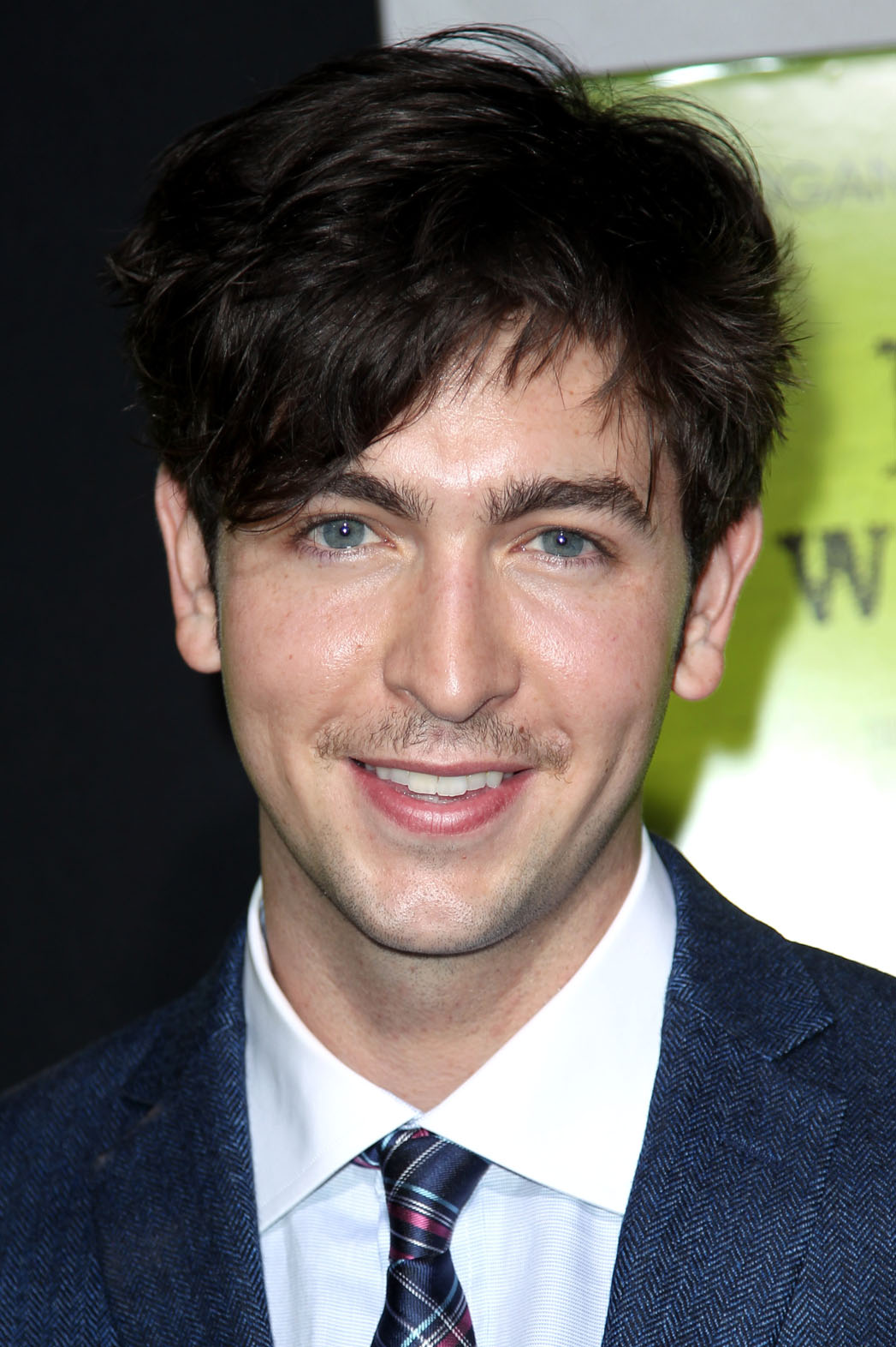 nicholas-braun - Quelle est sa taille