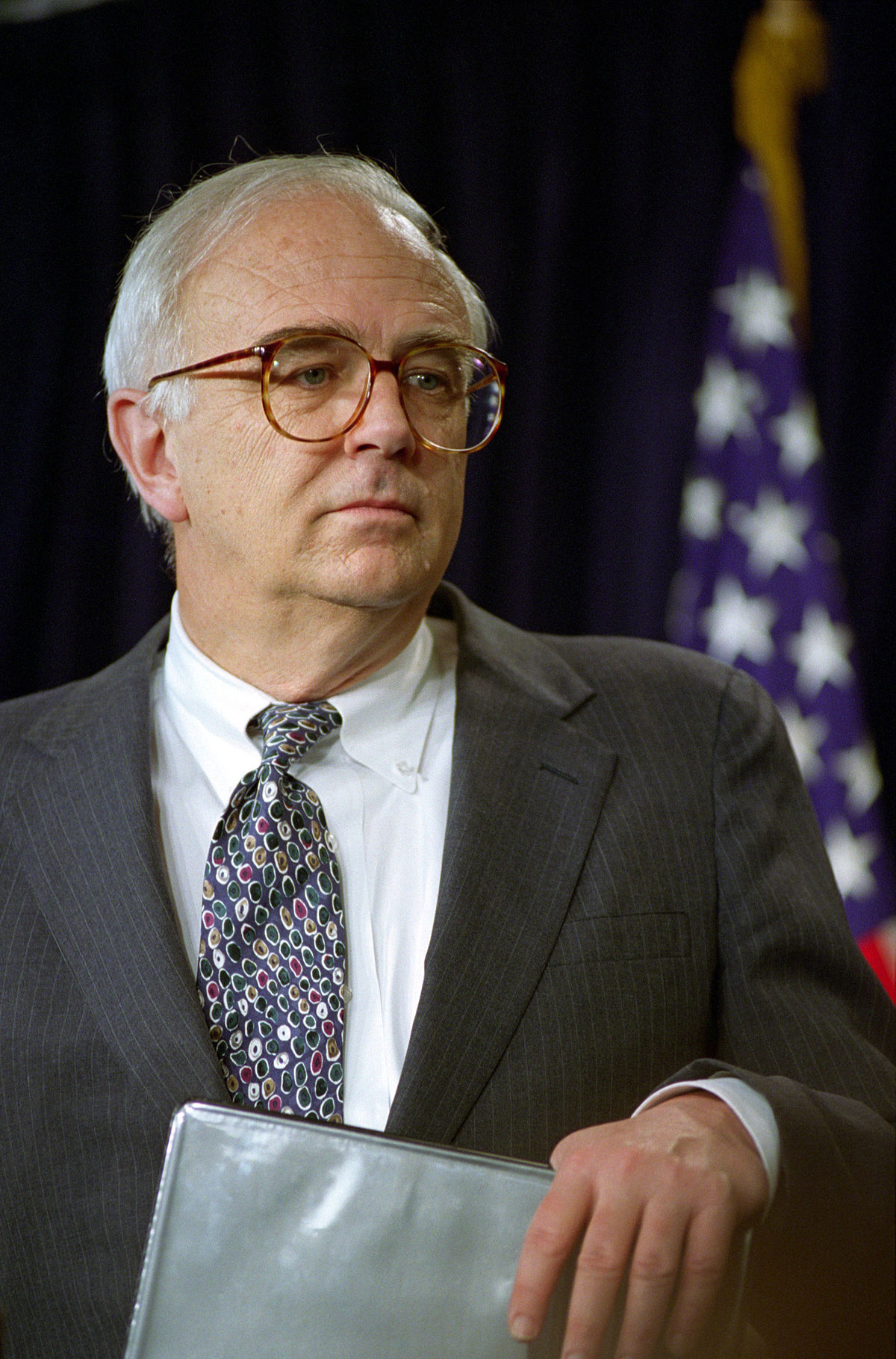 James Charles Leary Quelle est sa taille