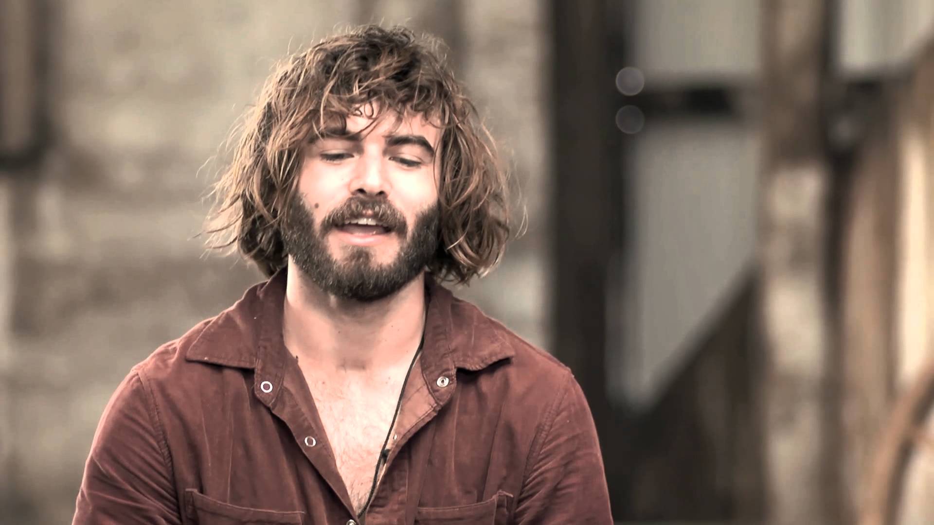 Angus Stone Quelle est sa taille